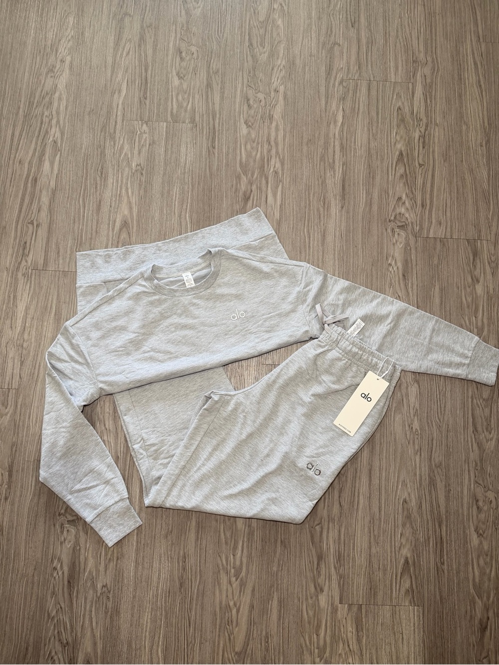 ALO Yoga Kids Light Gray Sweatshirt & Joggers Set